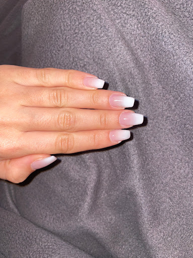Les ongles de Cindy - Thumbnail