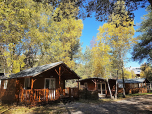 Photo n°1 de Camping Caravaneige Locations l'Iscle de Prelles à Saint-Martin-de-Queyrières (Restaurant)