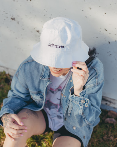 Della Crew Co. - Thumbnail