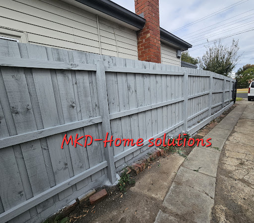 Fence painting MKD HOME SOLUTIONS