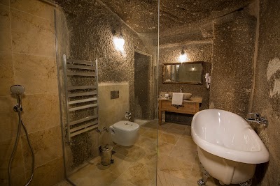 Hera Cave Suites