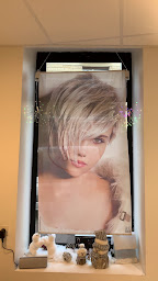 Photo n°8 de Espace coiffure à Vaucresson (Salon de coiffure)