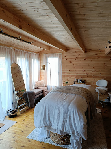 Easeful Me - Facial Massage & Holistic Therapist