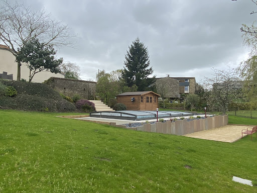 Photo de Gîte Le Puy Simbert (gîte de groupe avec piscine en Vendée, proche Puy du Fou) à Chambretaud (85500)