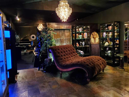 Midnight Gallery - Visual