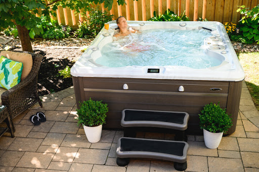 Urban Life Pools & Hot Tubs - Thumbnail