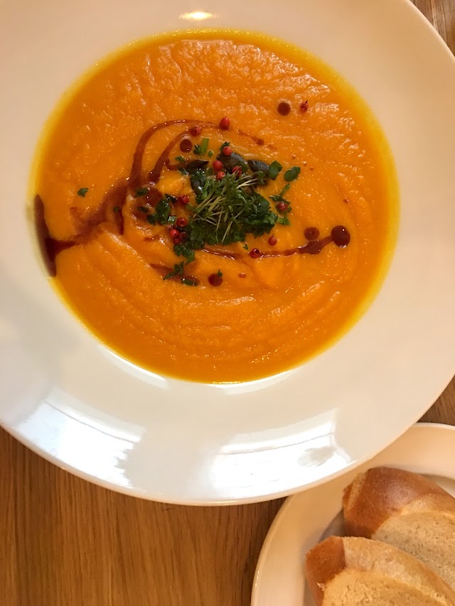 Dahoam im Schlosscafe