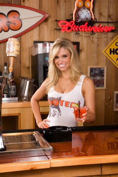 Hooters