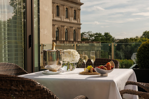 Four Seasons Hotel London at Park Lane