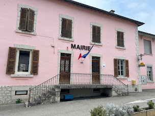 Photo n°9 de Mairie à Corveissiat (Hôtel de ville)
