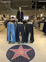 Photo n°19 de celio be camaïeu à Beaucouzé (Magasin de vêtements pour jeunes)