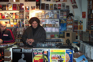 Photo n°3 de Black and Blue à Montpellier (Magasin de musique)