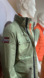 Photo n°11 de Iconic by Phanie / Napapijri l North sails l Boutique à Saint-Raphaël à Saint-Raphaël (Magasin de vêtements pour jeunes)