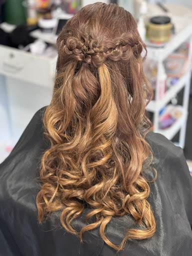 RoyalTee Hair Studio LLC Gallery - United States