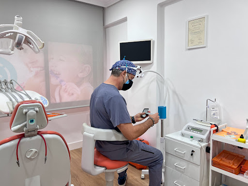 Clínica Dental Llera , implantes dentales y ortodoncia - Thumbnail