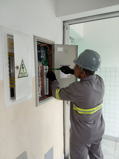 Eletricista em Santos, Djalma Santos