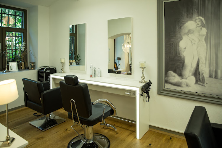 Gerrit Henning hair & make-up arts photo