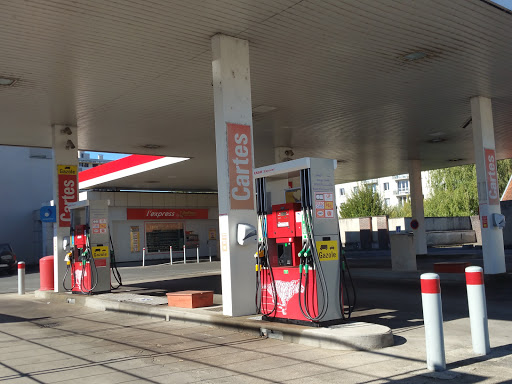 ESSO EXPRESS AURON