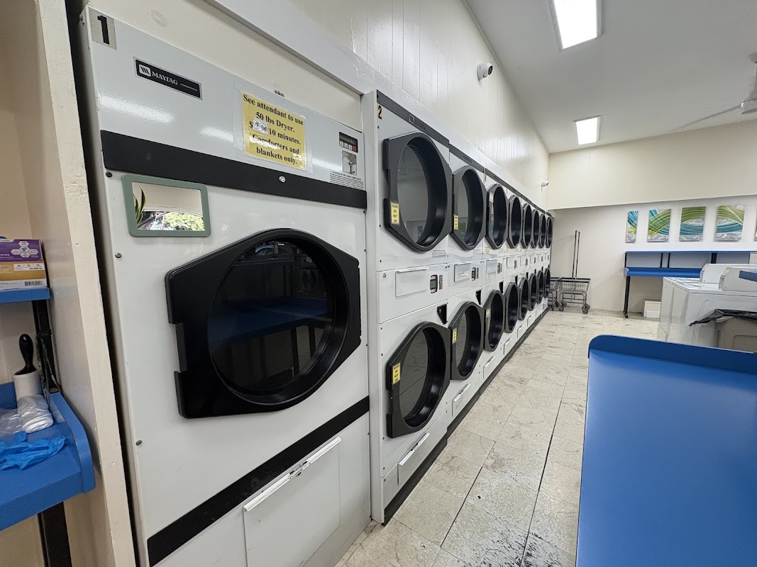 Self-service laundry at Ena Laundry, Honolulu, HI