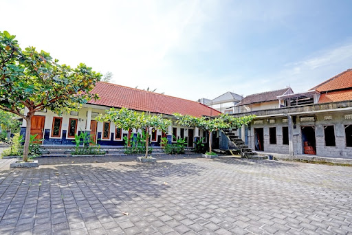 OYO 90860 Tunjung Sari 8