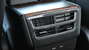 Photo n°32 de Green Drive - Accessoires pour Tesla à Claix (Showroom Tesla)