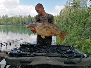 Photo n°8 de lake catherine carp fishing france à Pernant (Étang de pêche)