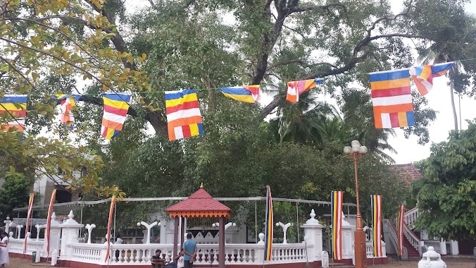 Isipathanaramaya Buddhist Temple, Author: Himanjana Wijesekara