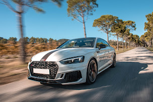 Photo n°2 de BYmyCAR Sport Avignon à Avignon (Concessionnaire automobile)