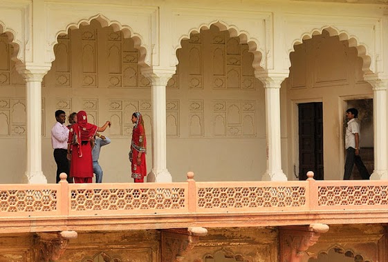 Agra Fort, Author: Om Prakash Gupta