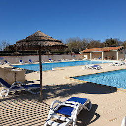 Photo n°29 de Camping Les Floralies à Dolus-d'Oléron (Piscine)