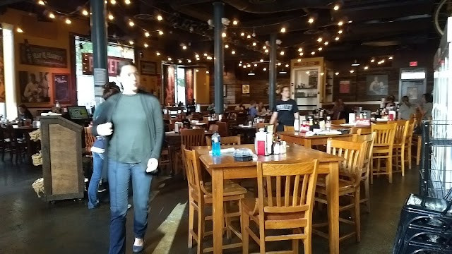 Puckett's Grocery & Restaurant