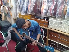 Saleem and sons musical store karachi