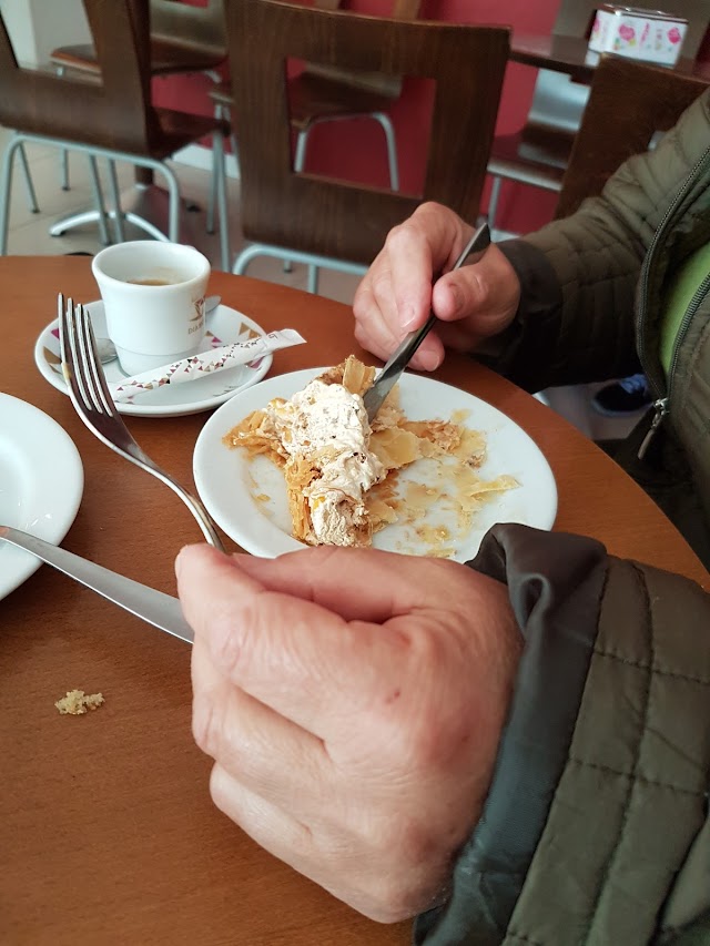 Gomba, Pastelaria Do Melhor Bolo De Café