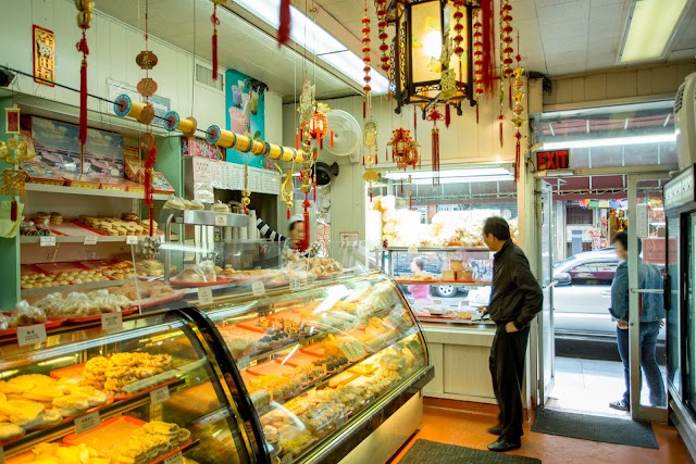 Lung Moon Bakery
