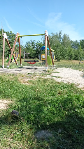 Terrain de Jeux et Parcours de Santé