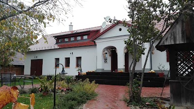 Photos of T&uuml;nd&eacute;rkert B&B