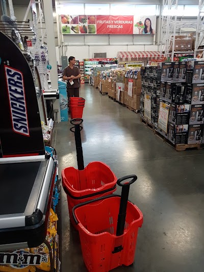 Photos of Shoppers