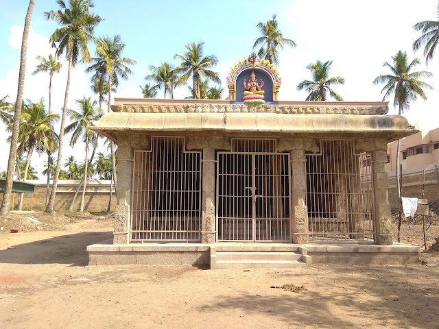 Tiruvanaikovil Arulmigu Jambukeswarar Akhilandeswari Temple