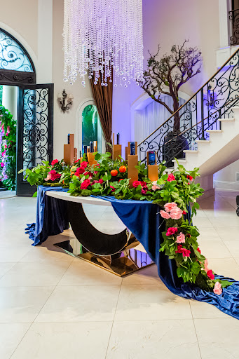 Flour LA, Inc. - Flower Walls and Installations - Named Best Florist by Vogue Gallery - United States