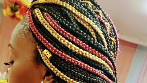 Marseillais Hair Braiding