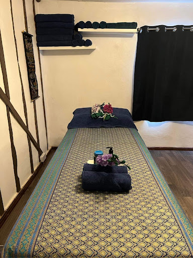 Thai massage by Piya