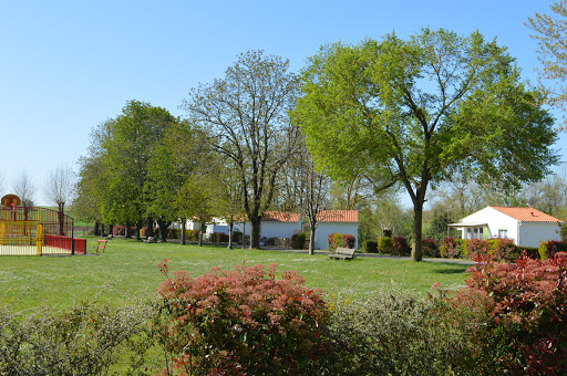 Photo de Les Cabanes du Lac