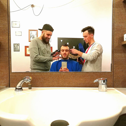 Peccioli Barber Shop - Thumbnail