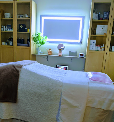 Skin & Tonic Beauty Bar LLC - Thumbnail