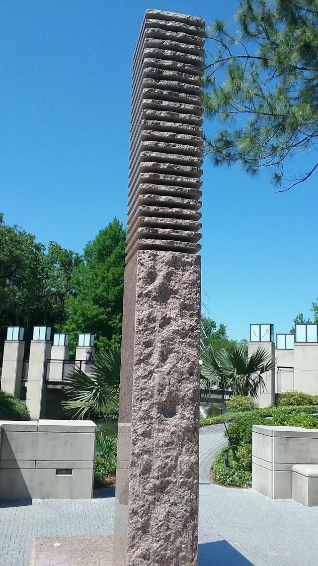 Sydney and Walda Besthoff Sculpture Garden