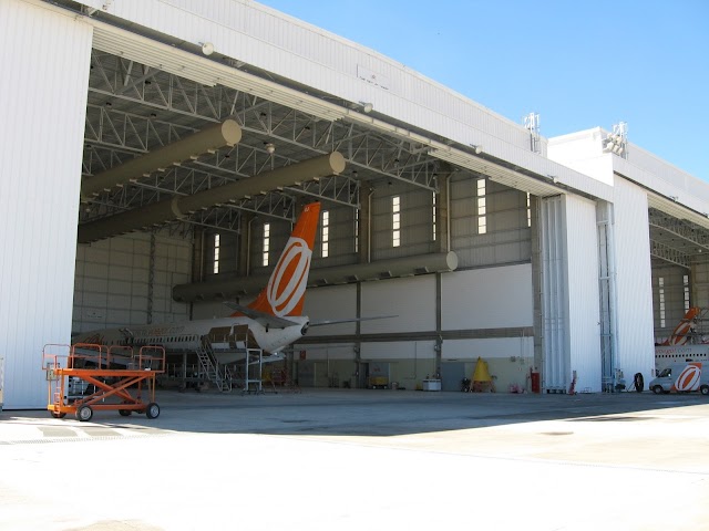 Aéroport international Tancredo Neves