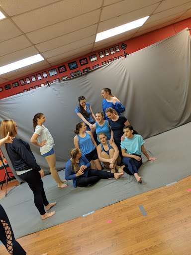 Backstage Dance - Visual