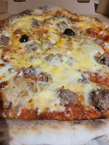 Photo 3 - Paradou Pizzas...pizzas au feu de bois