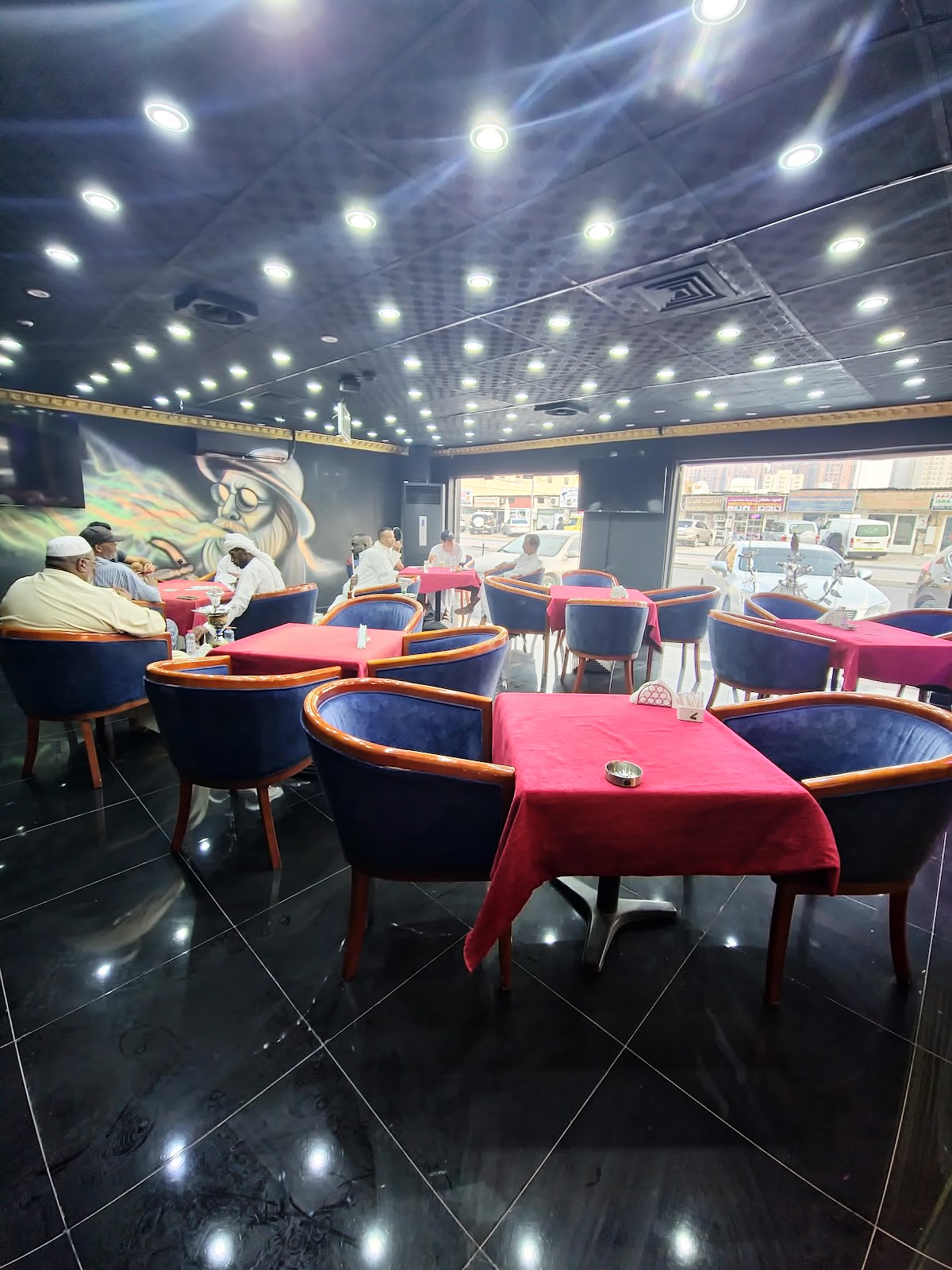 الملكي كافيه عجمان - صورة 2