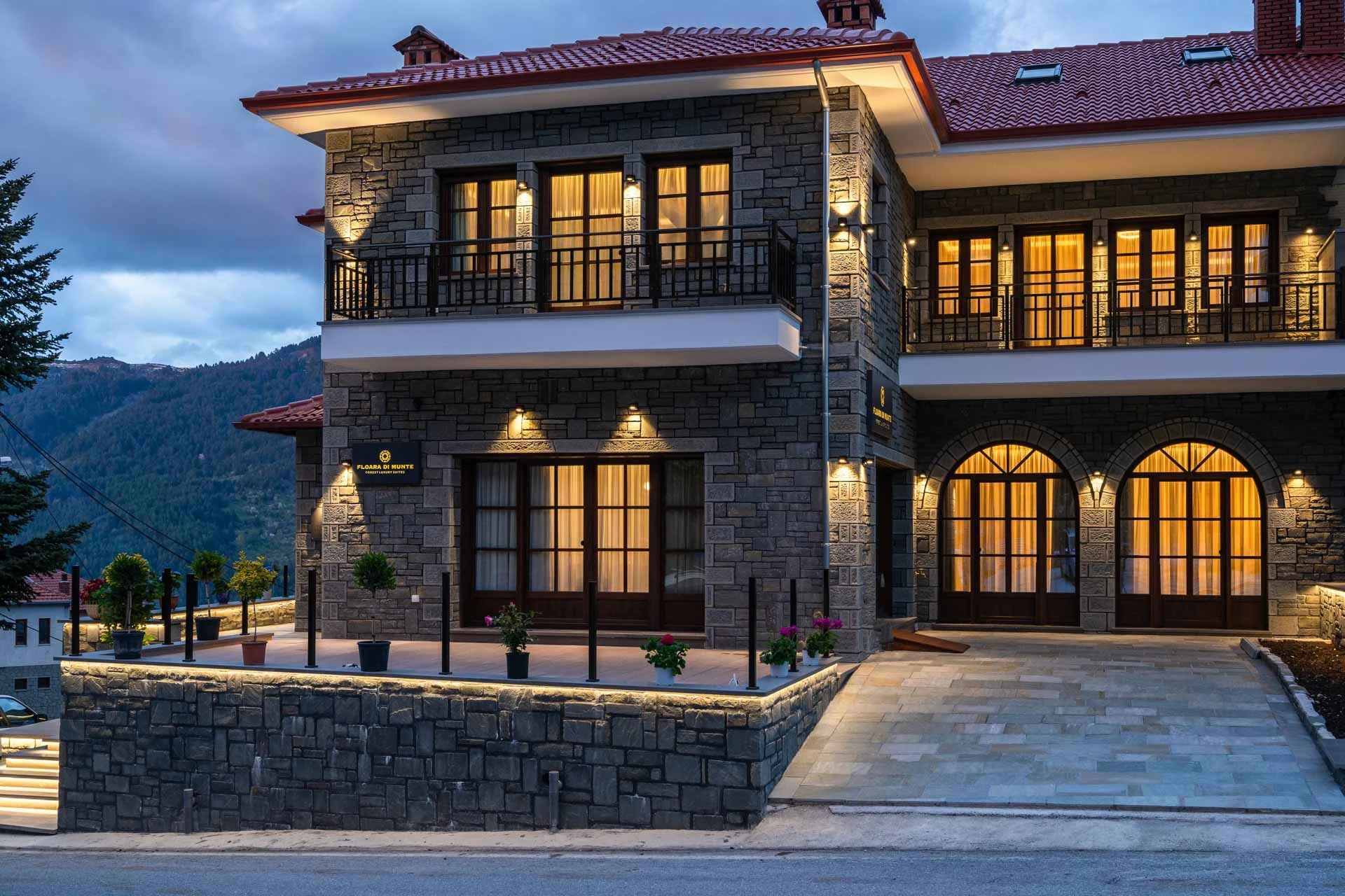 FLOARA DI MUNTE Forest Luxury Suites